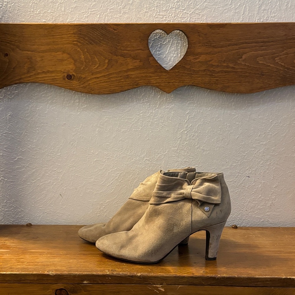 ALEX MARIE MYSSIE MINK TAUPE HEELED ANKLE BOOTS BOOTIES WITH BOW